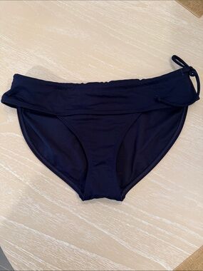 Athleta Navy Performance Leggings with Interior Logo - M
